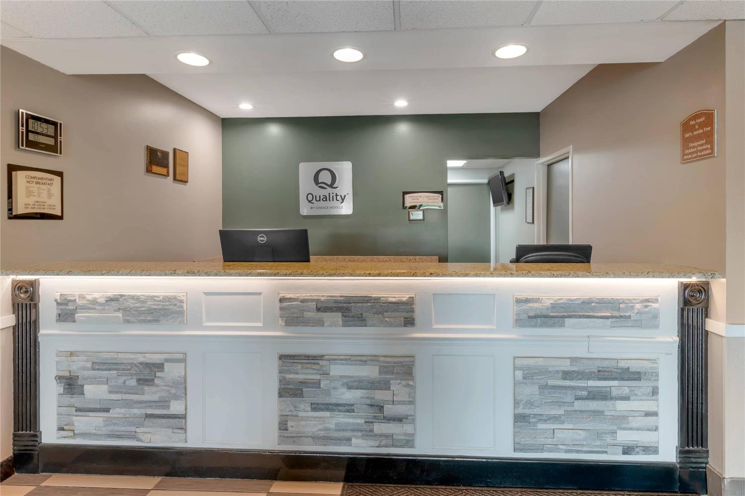Quality Inn Mauston I-90 8/31
