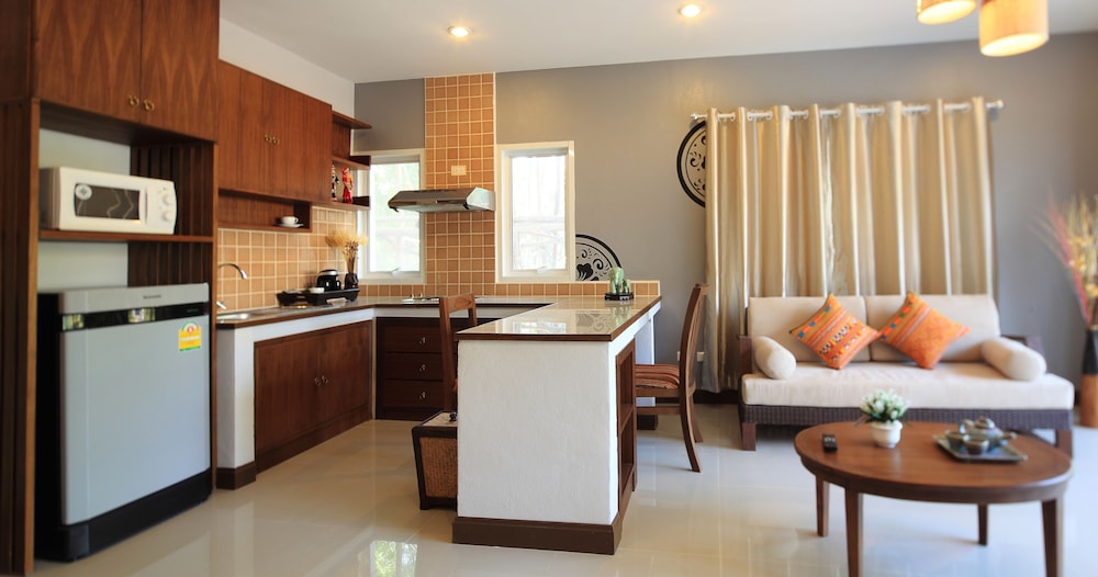 THE OPIUM SERVICED APARTMENT AND HOTEL 37/50