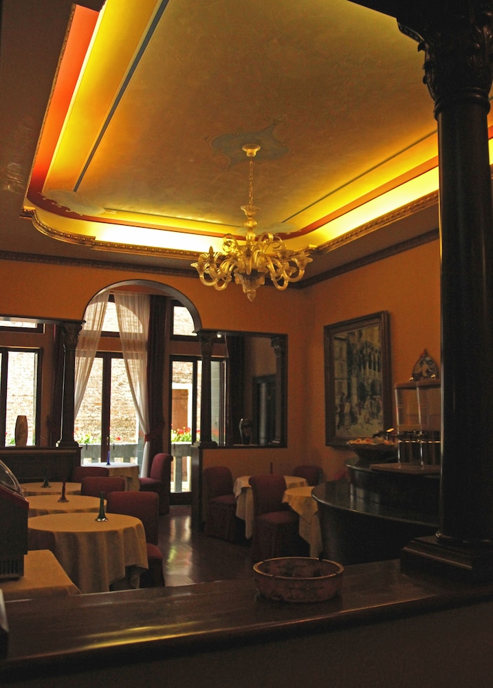 Corte Contarina 31/50