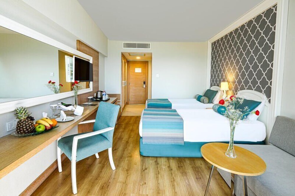 Sherwood Exclusive Lara in ANTALYA