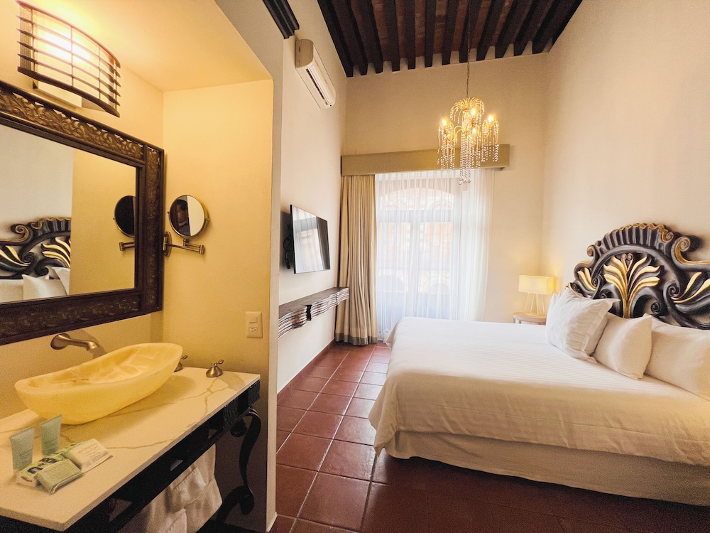 Herencia Hotel By Hosting House 14/50