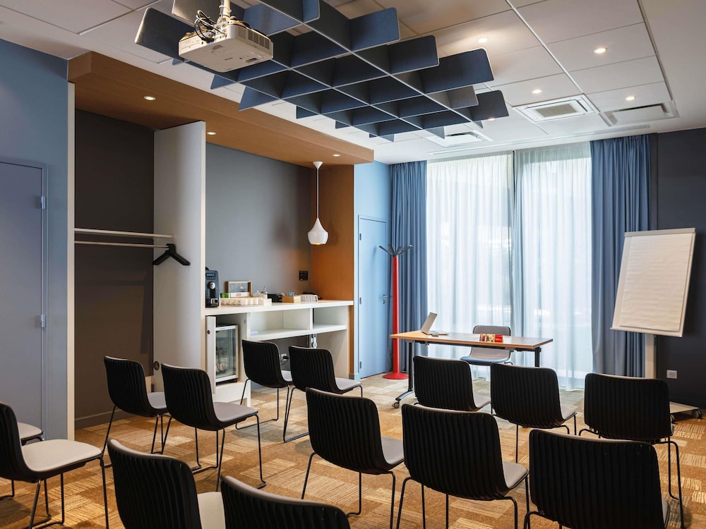 Ibis Lyon Carre De Soie 55/62
