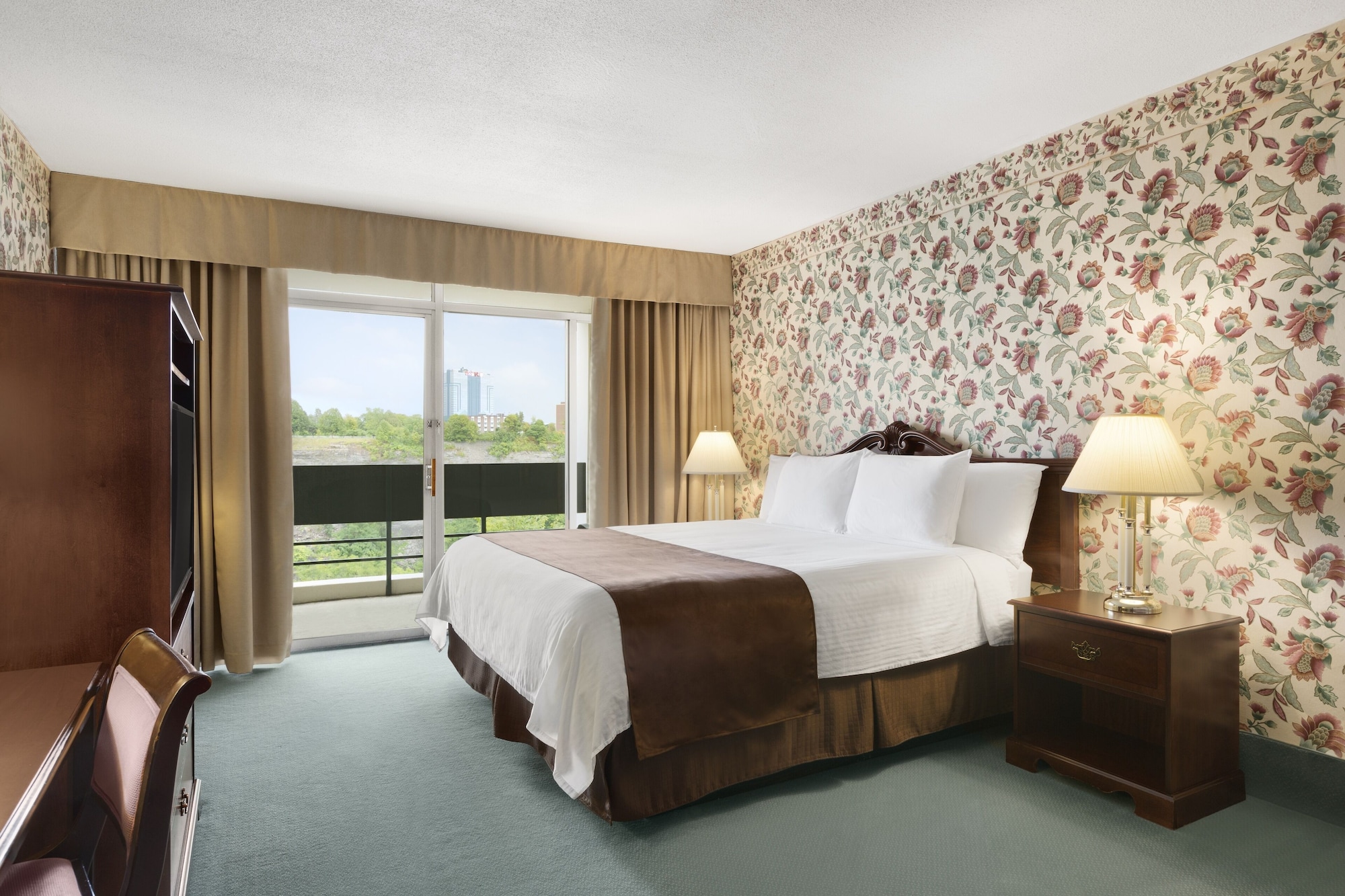 ROOM, KING BED, RIVERSIDE