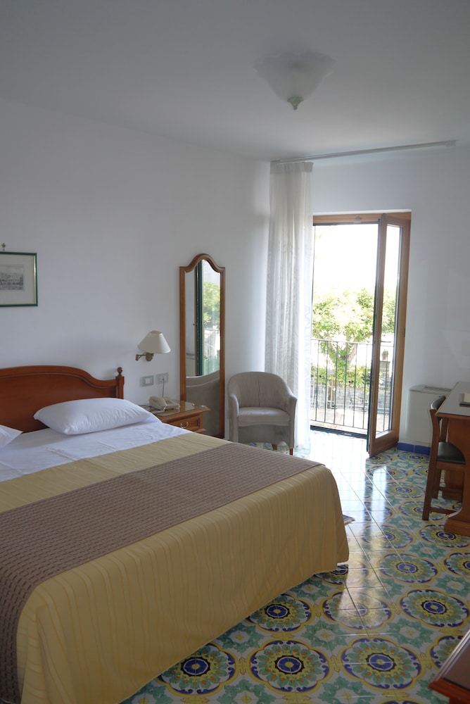 Hotel Rufolo 4/71