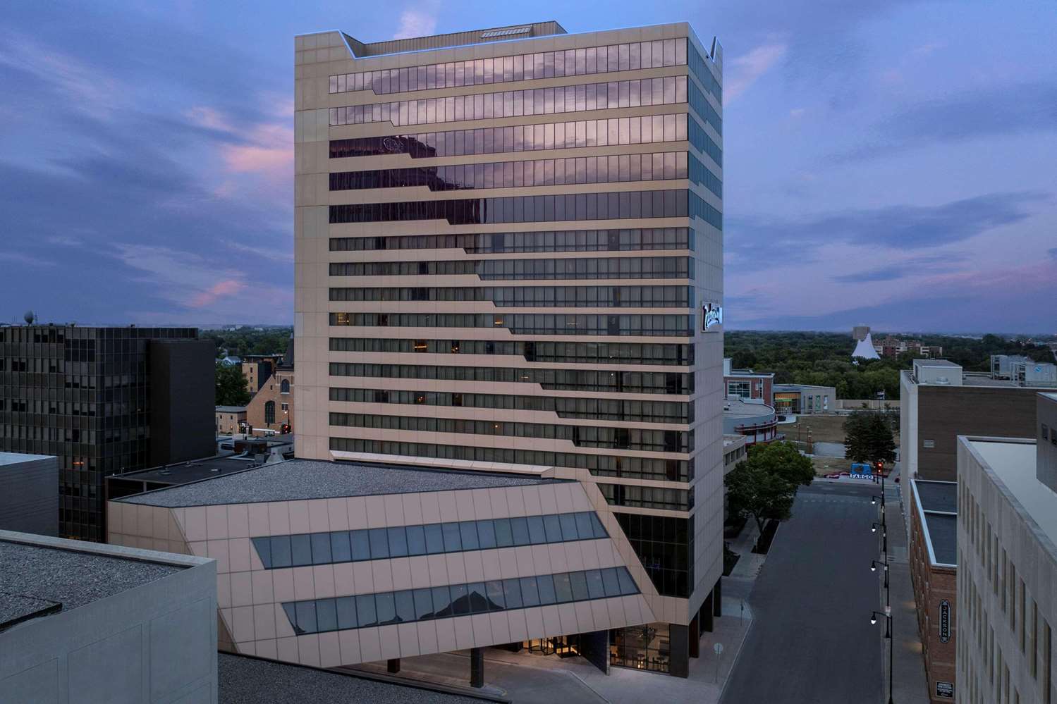 Radisson Blu Hotel Fargo 2/44