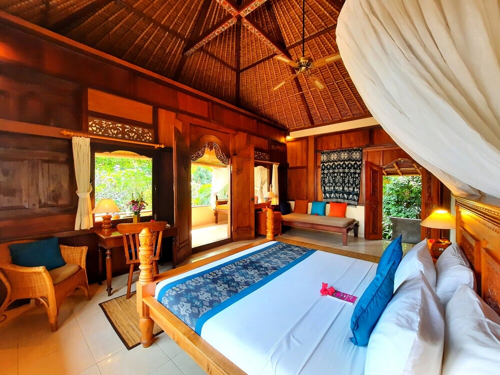 GRAND, DELUXE, GARDEN VIEW