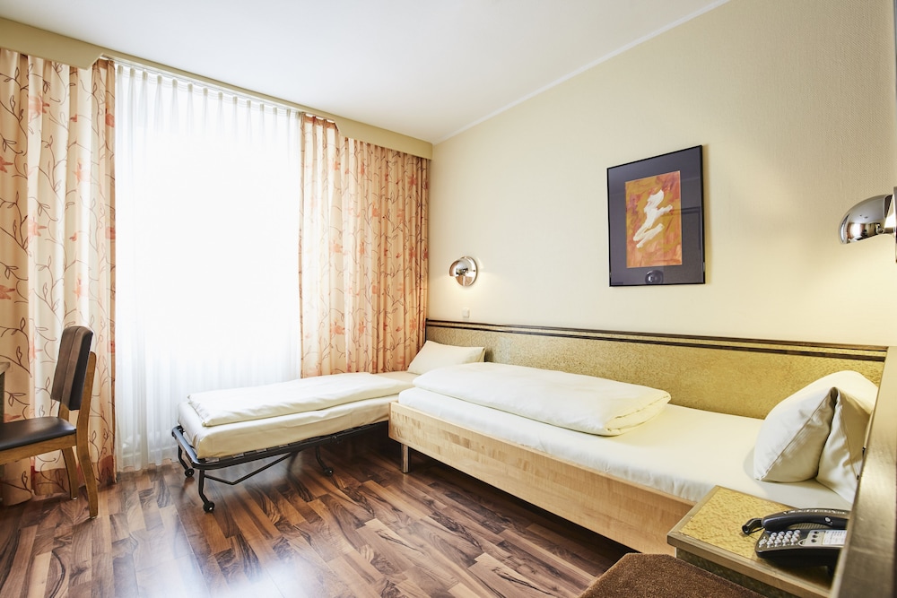 Imperial Hotel Munich 8/23