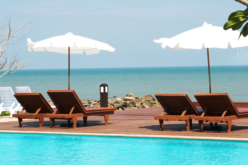 I-TARA RESORT & SPA 66/71
