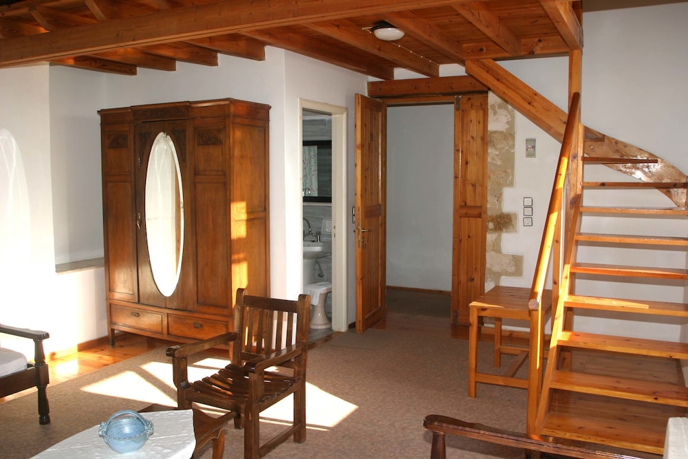Oasis Guesthouse 18/35