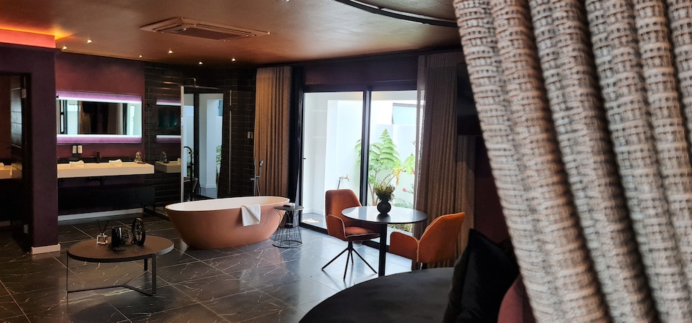 The Westford Hotel, Sandton(Formerly Pembury Plaza) 33/50