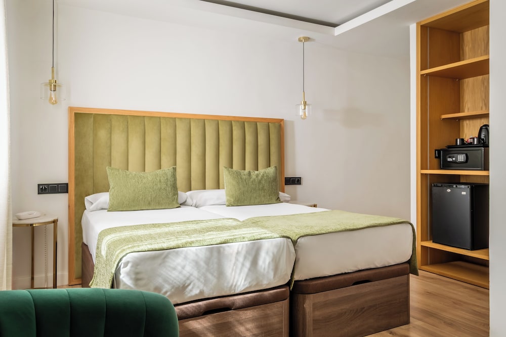 STANDARD, TWIN BEDS