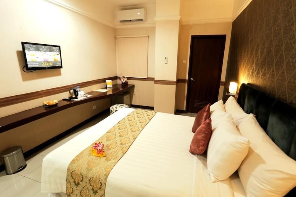 Amarelo Hotel 6/29