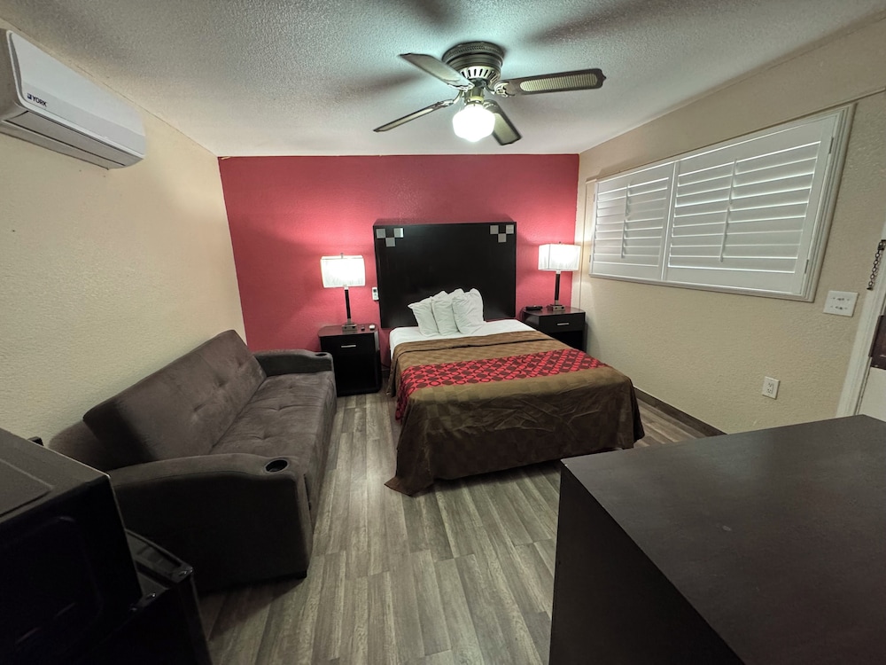 Western Motel 21/30