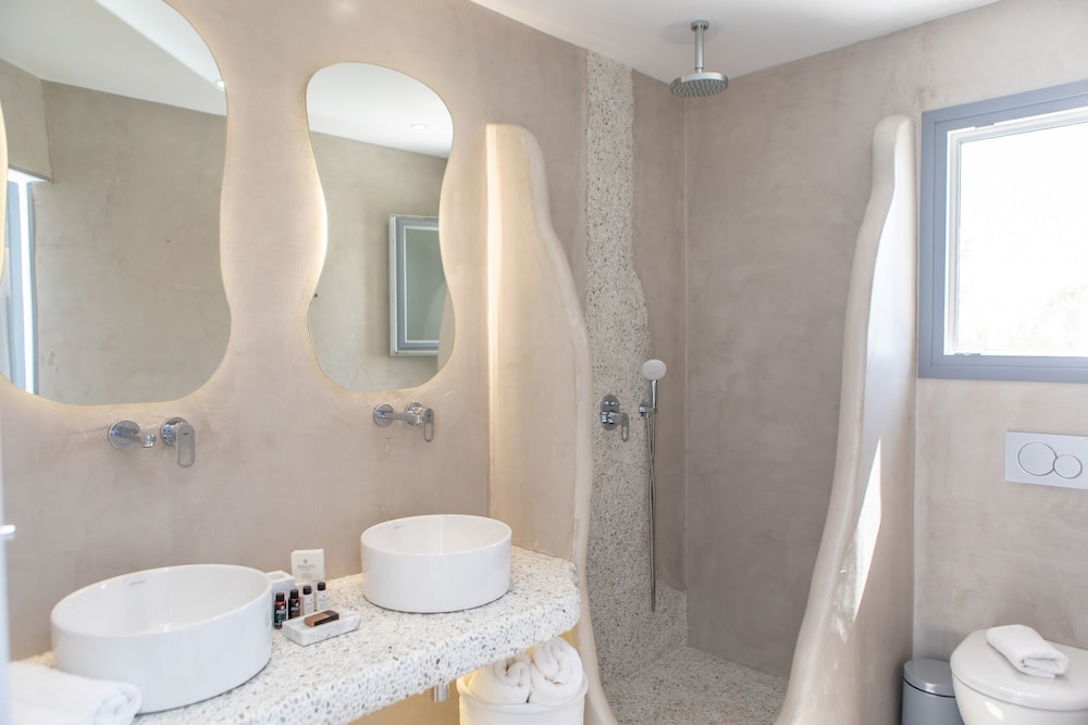 Crystal Mare Suites 30/33