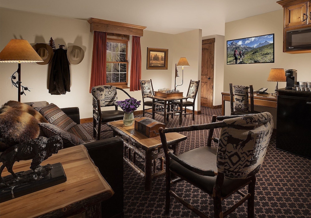 Parkway Inn 49/64
