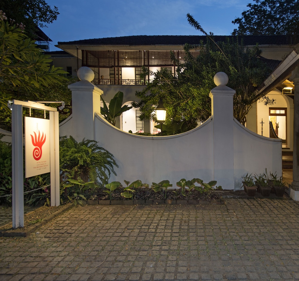 THE MALABAR HOUSE 3/44
