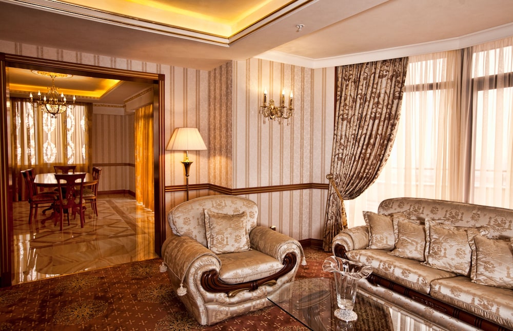 Multi Grand Hotel 39/68