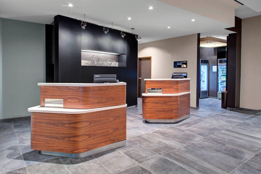 Courtyard By Marriott Atlanta Kennesaw 4/35