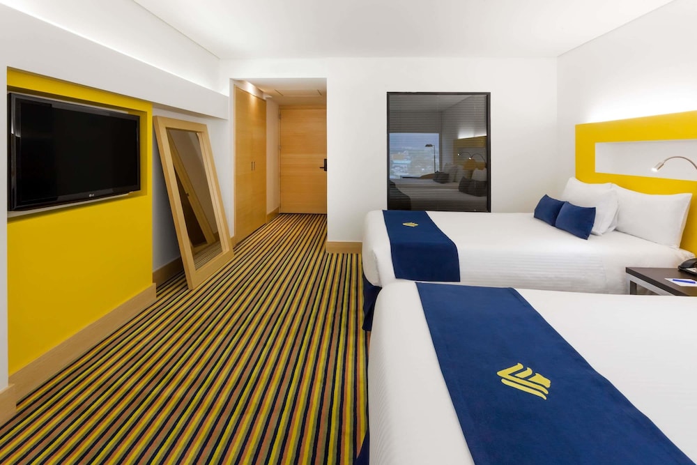 Wyndham Bogota 11/56