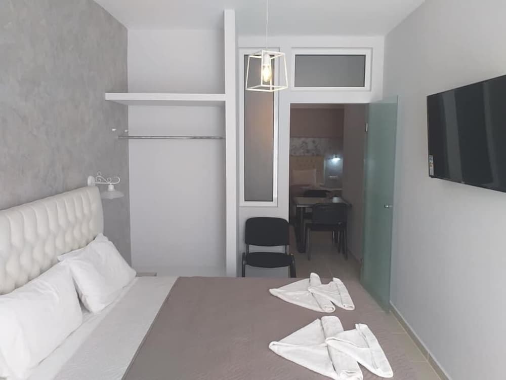 Labyrinth Hotel 32/50