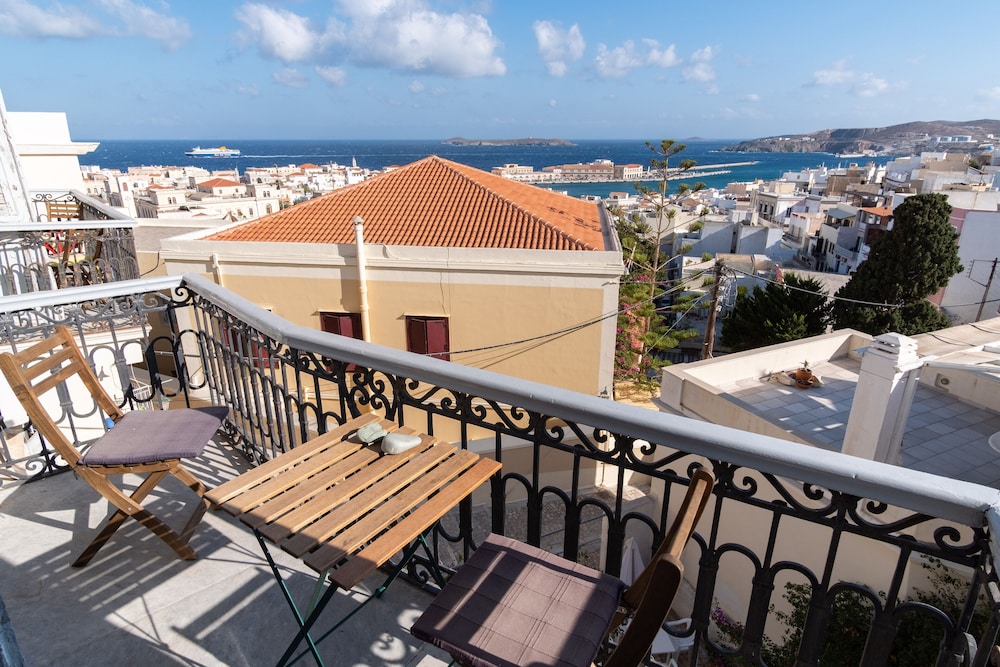 Hotel Omiros 46/50