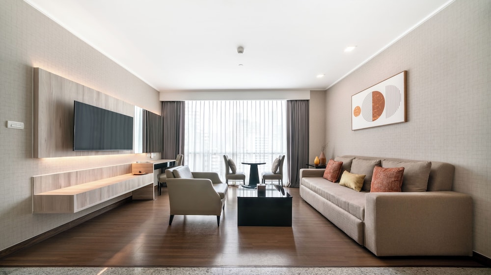 Adelphi Suites Bangkok 49/69