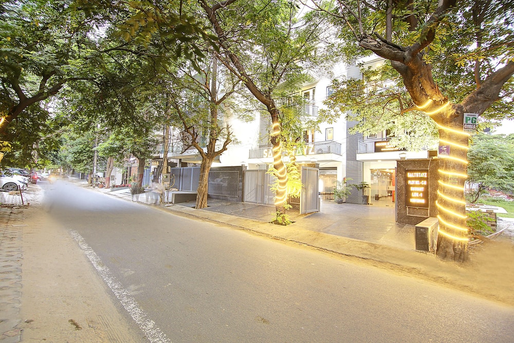 Saltstayz Hotel Huda City Center 37/49