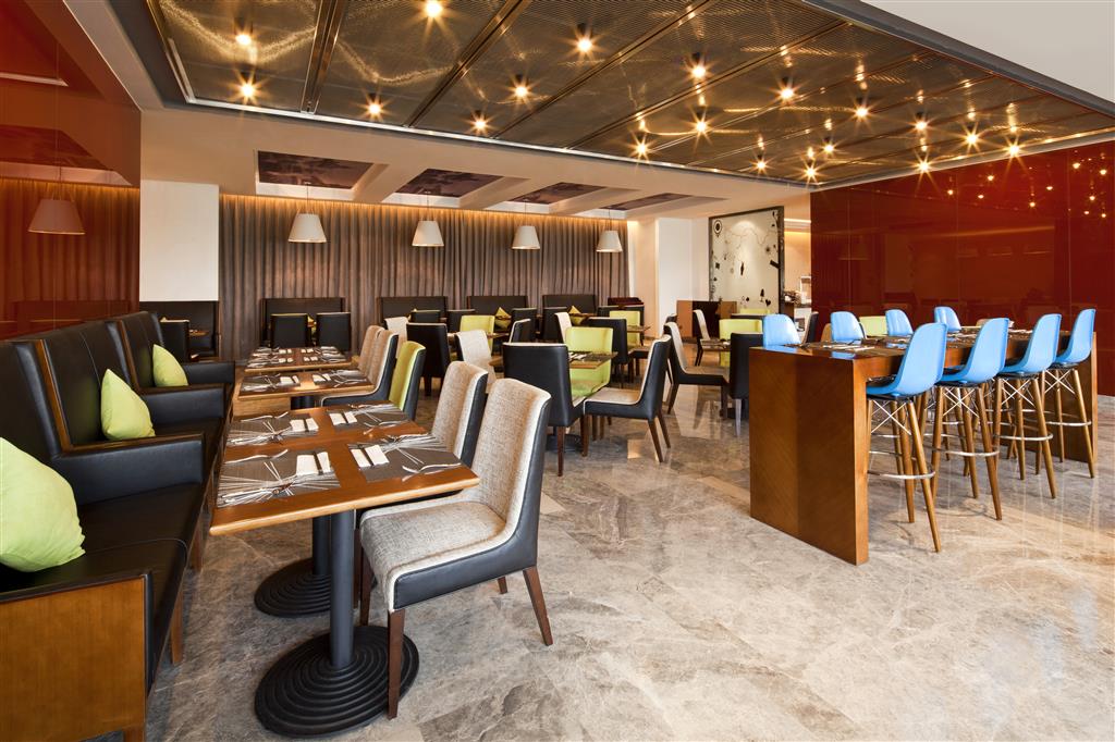 Aloft Zhengzhou Zhengdong New District 61/66