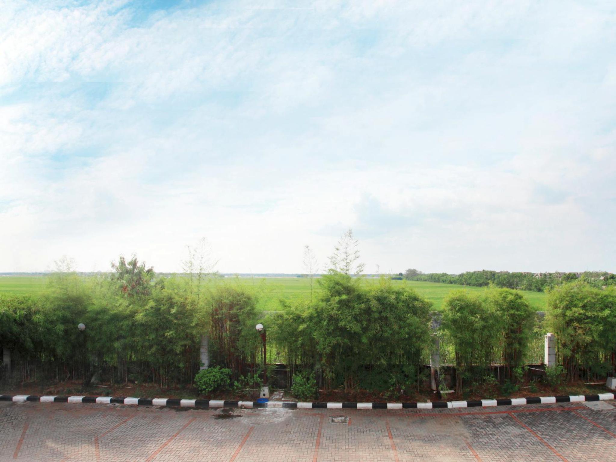 Plaza Tegal By Horison 7/37