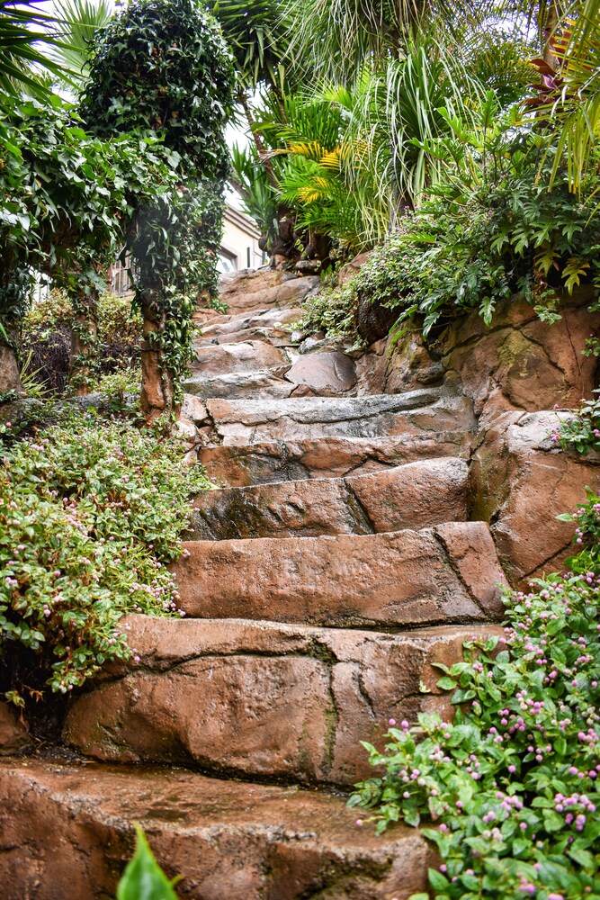 Waterfalls Boutique Hotel 41/50