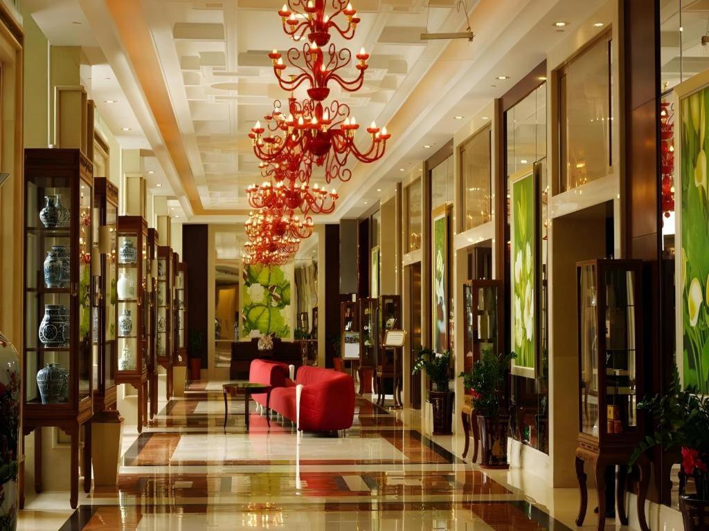 Babylon Hotel 16/53