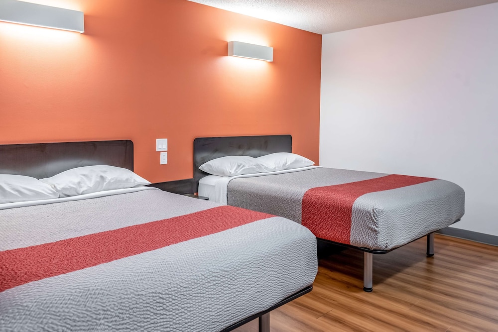 Motel6-Fort Nelson, BC 8/50