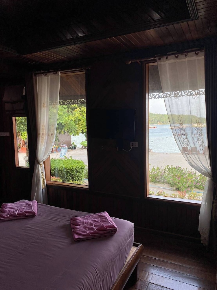 PHI PHI SAND SEA VIEW RESORT 25/57