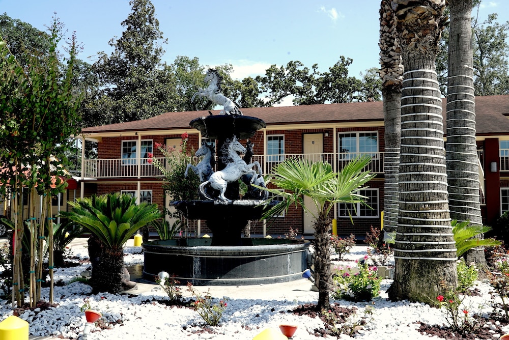 American Inn And Suites 11/47