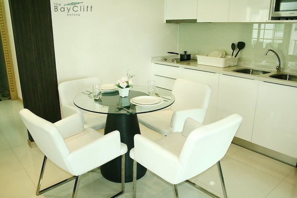 THE BAYCLIFF RESIDENCES 30/50