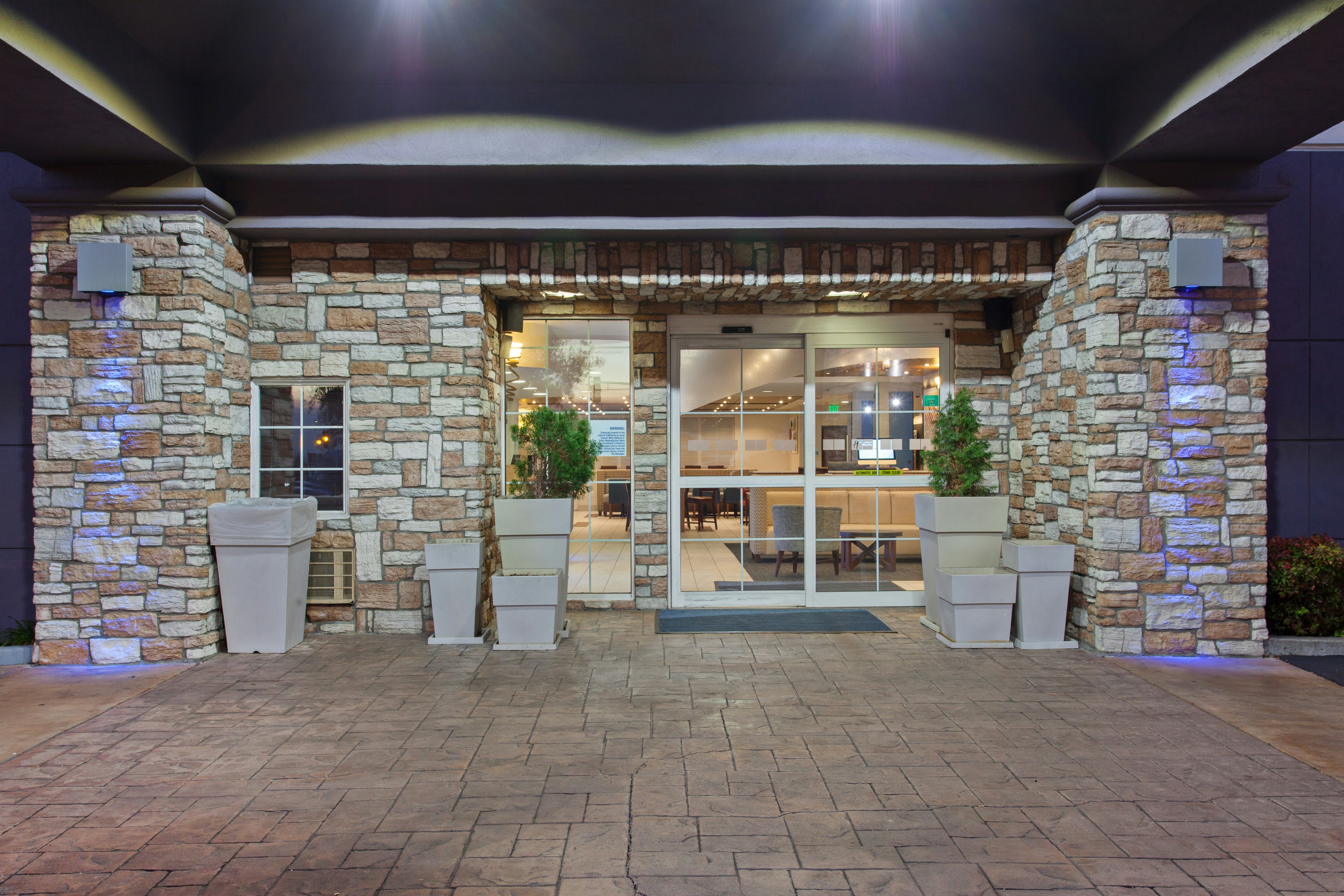 Holiday Inn Express Hotel Suites Oakland Airport 53/55