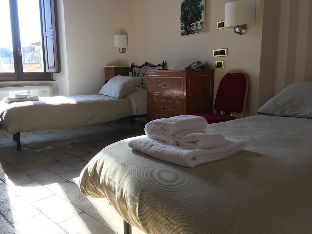 S. Martin Hotel 6/50