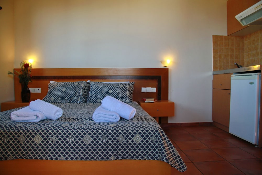 Amazones Village Suites 12/50