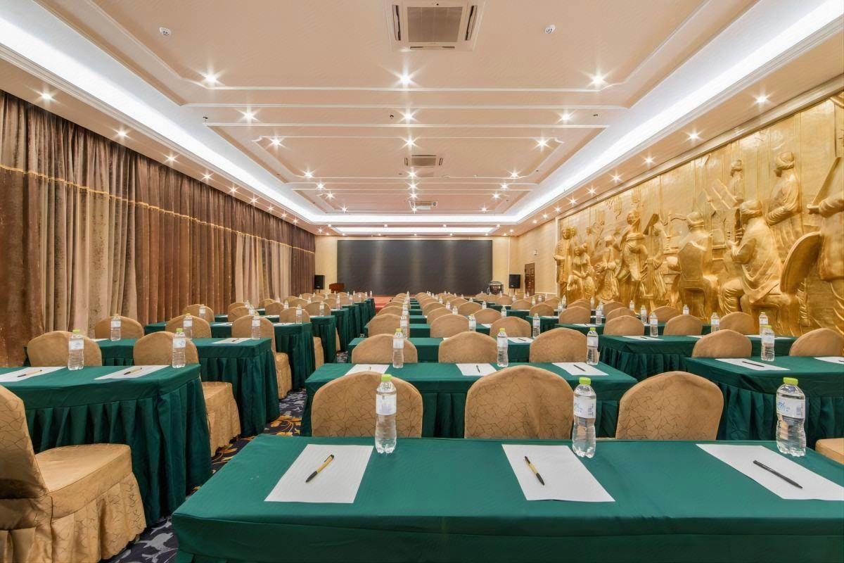 Vienna Hotel (Guilin Railway Station Liangjiang Sihu) 38/45