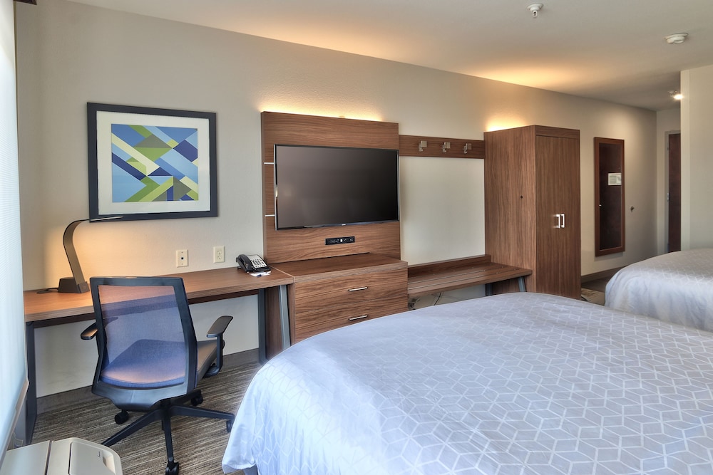 Holiday Inn Express Hotel and Suites Albuquerque Historic Old Town 18/73