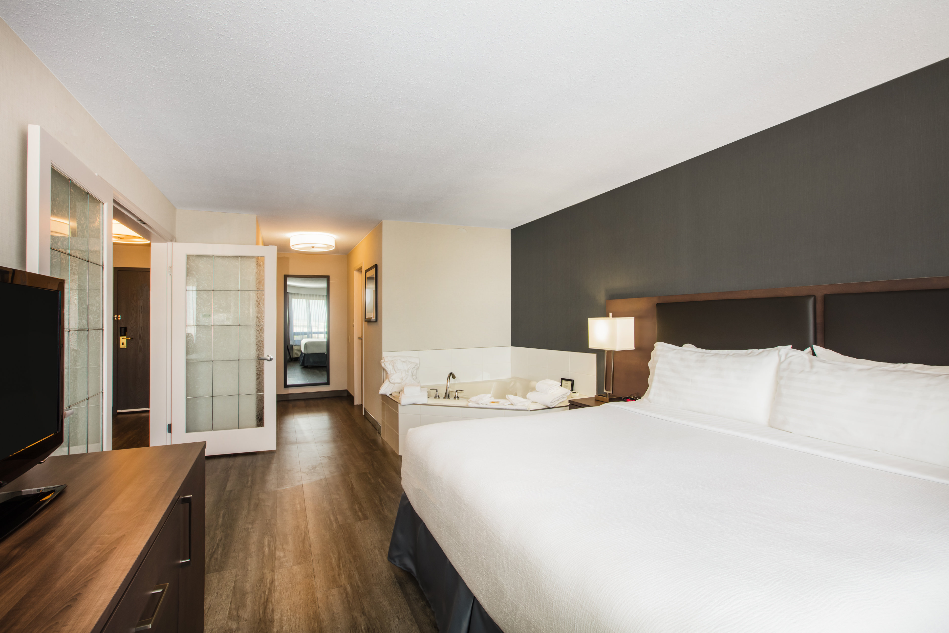 Holiday Inn Suites Grande Prairie Conference Ctr 7/41