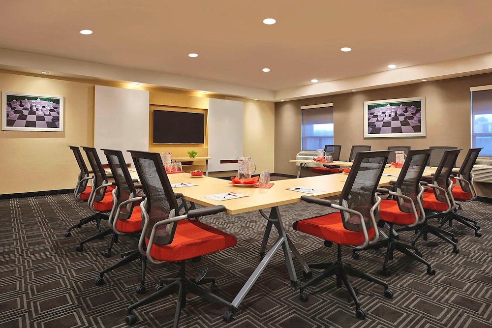 Towneplace Suites by Marriott London 46/58