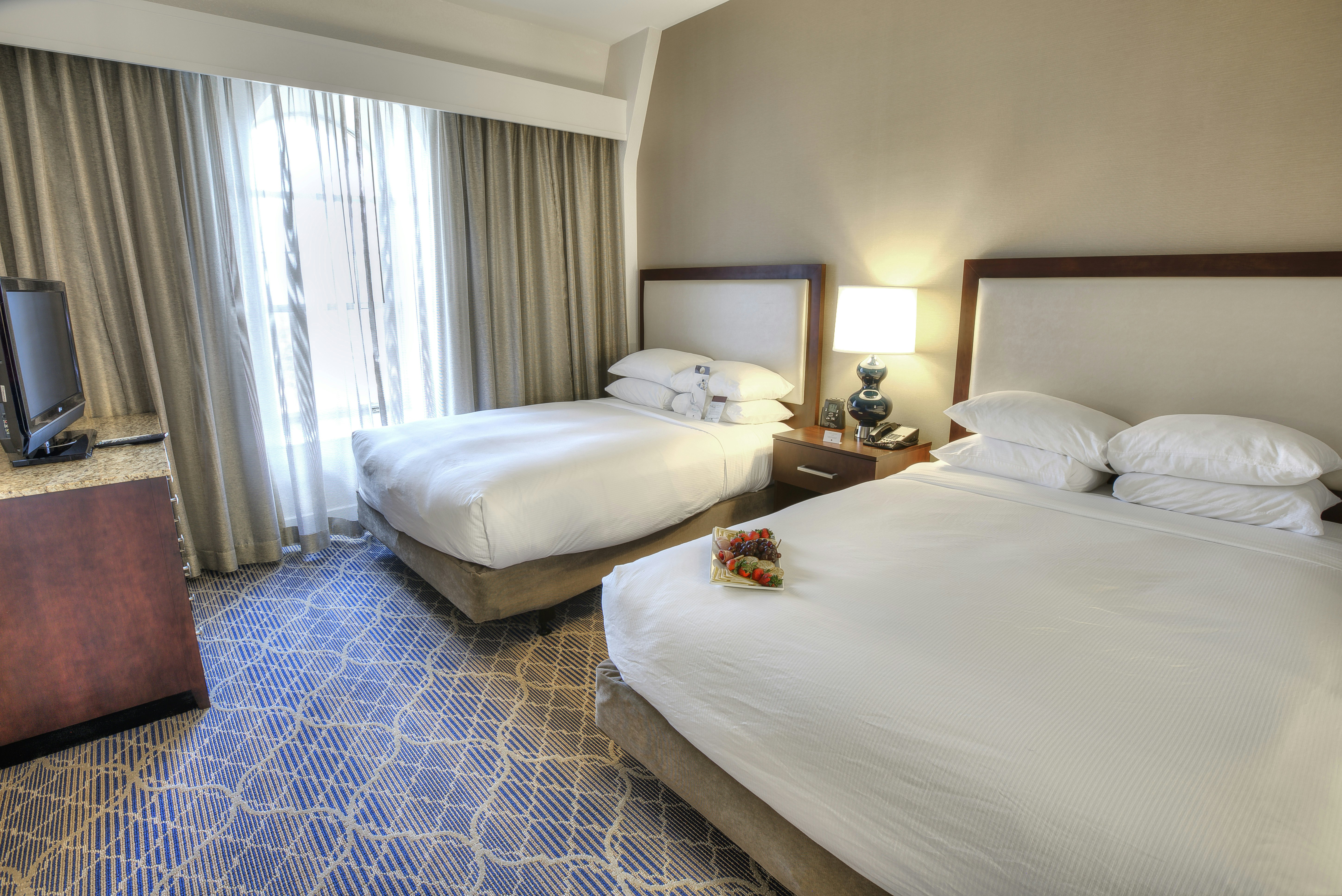 2 ROOMS, SUITE, 2 QUEEN BEDS