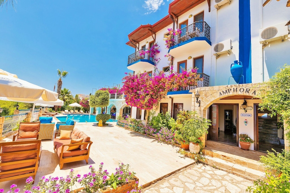 Amphora Hotel 41/56