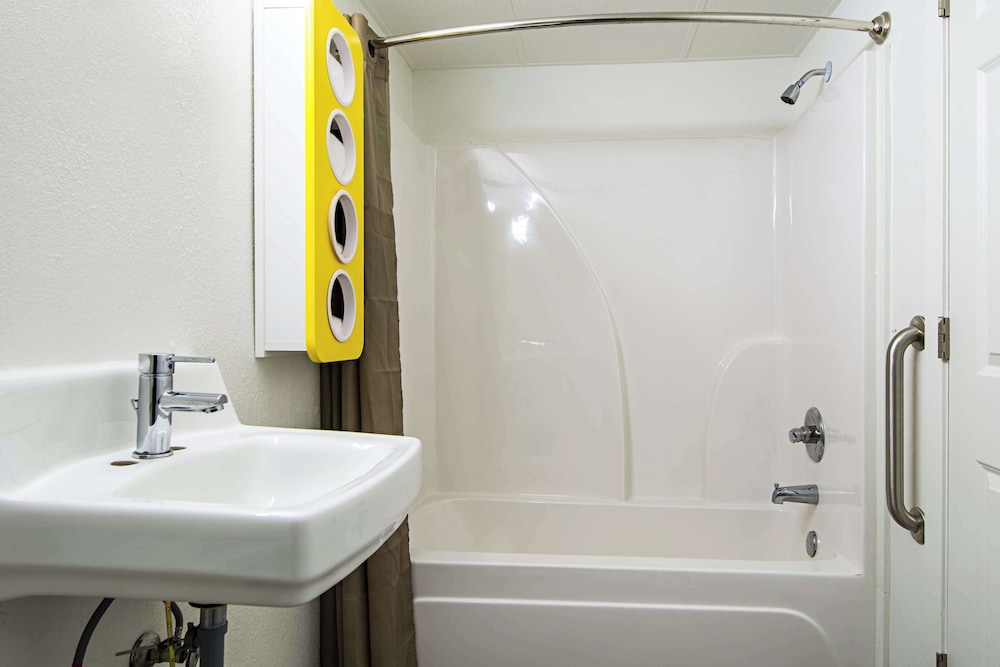 Motel6 Opelousas La 24/24