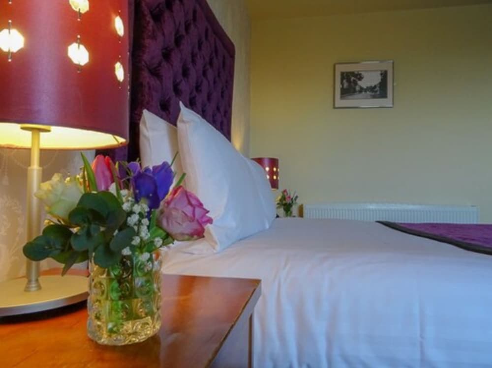 Raheen Woods Hotel 21/70