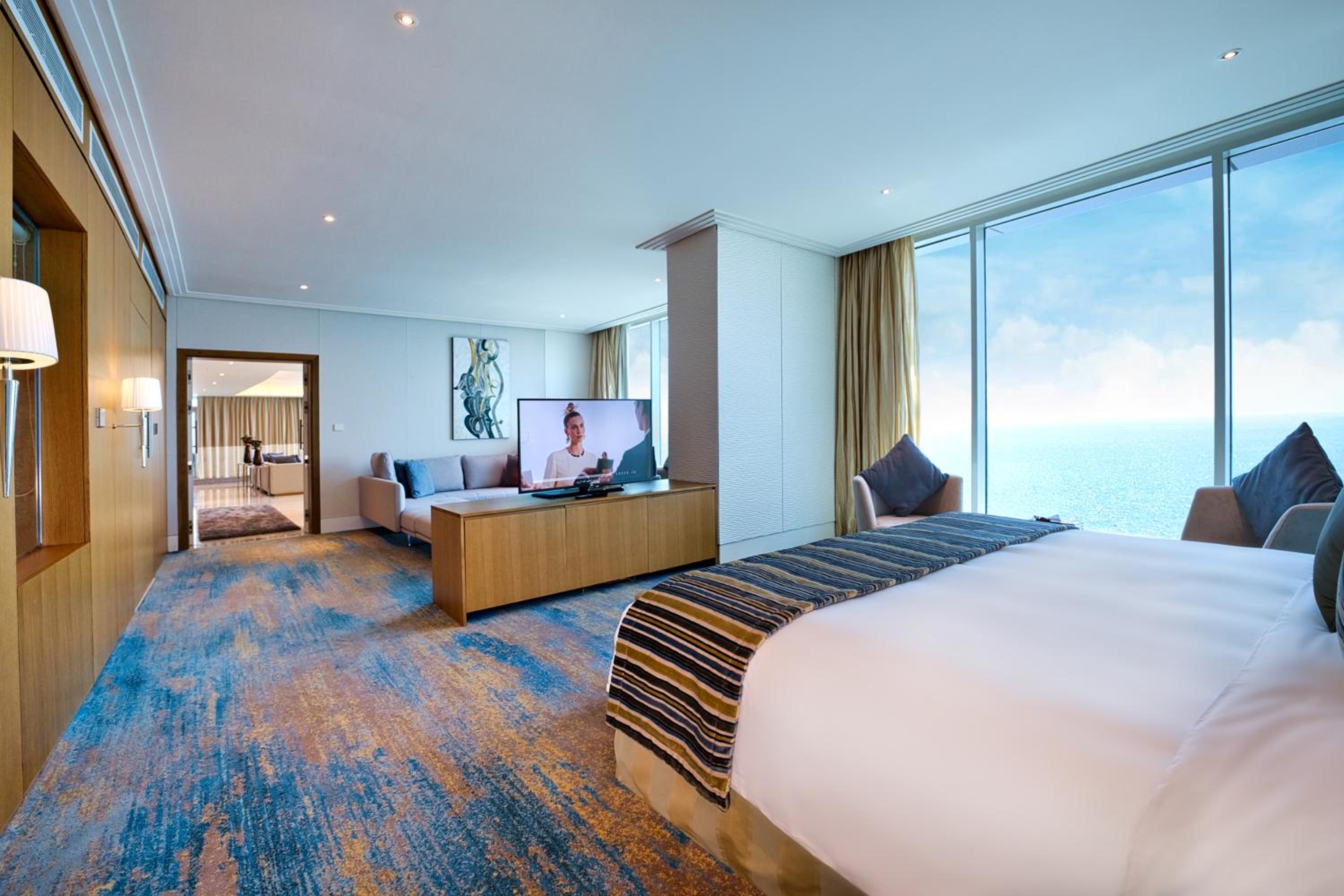 Red, Royal, Suite, Sea View