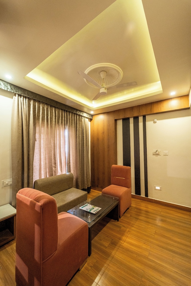 AISHWARYA RESIDENCY 55/70