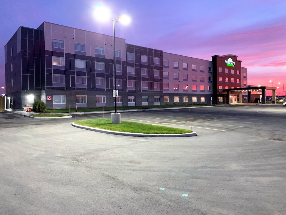 Wingate by Wyndham Kanata West Ottawa 44/49
