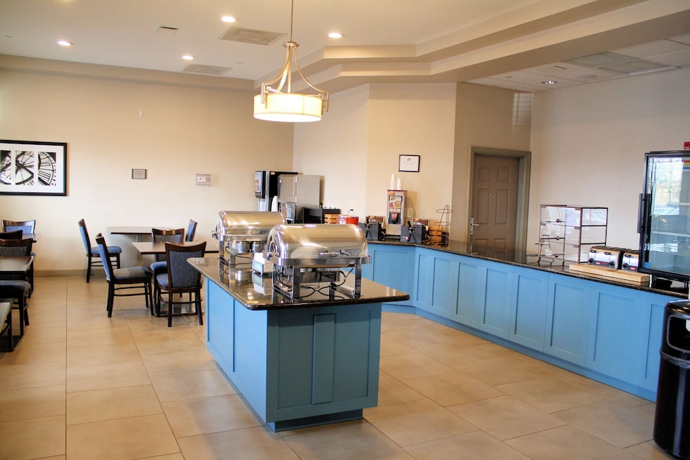 Country Inn & Suites by Radisson, Baltimore BWI Airport 3/40